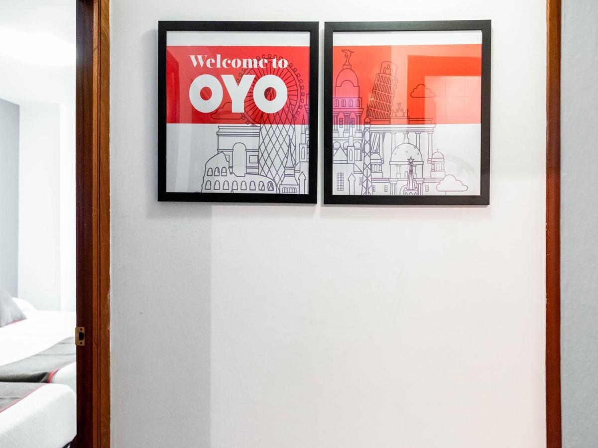 Oyo Hospedaje La Tita Santiago de Compostela Zewnętrze zdjęcie